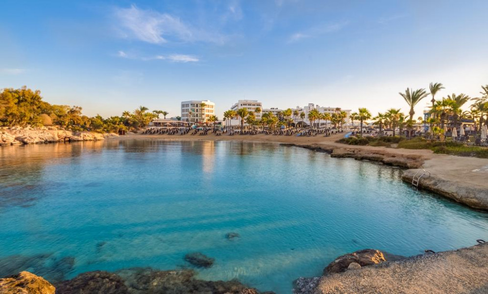 מלונות מומלצים באיה נאפה, קפריסין Adams beach