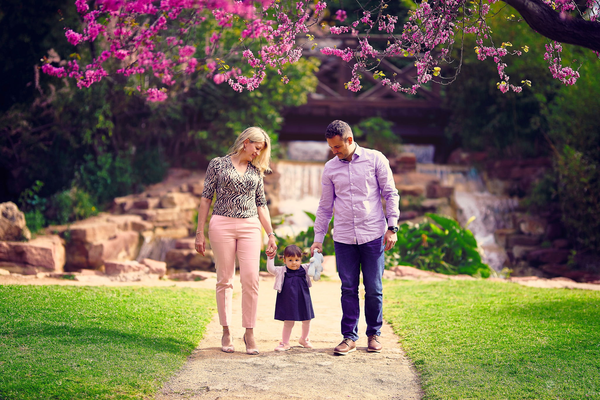 Luana and the Flowers